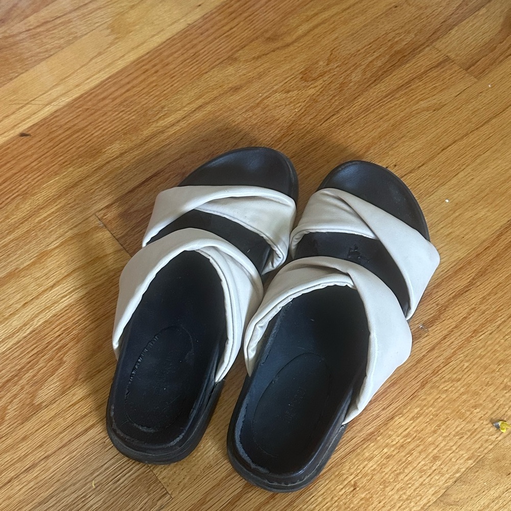 Twist Sandals